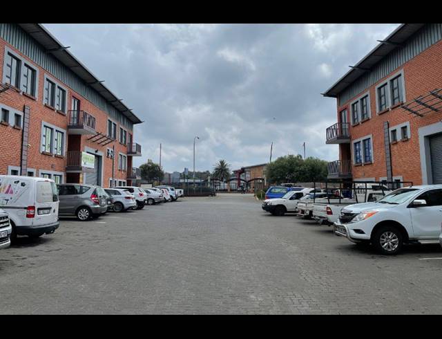 613M² WAREHOUSE FOR SALE IN HENNOPSPARK